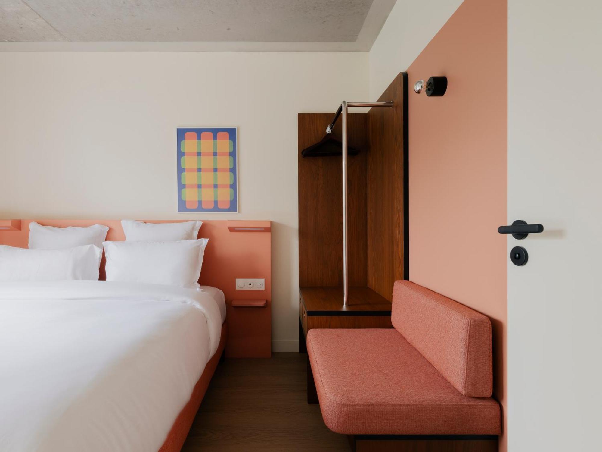 Edgar - Eglise 4* Paris